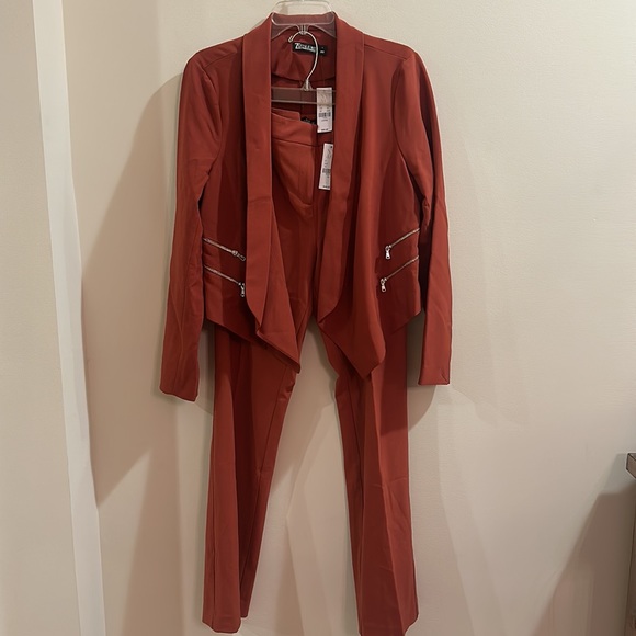 7th Avenue Design Studio Pant Suit - Picture 4 of 11